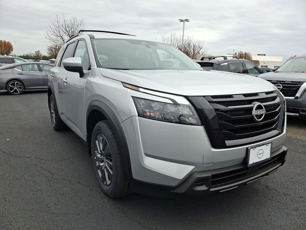 2025 Nissan Pathfinder SV 2