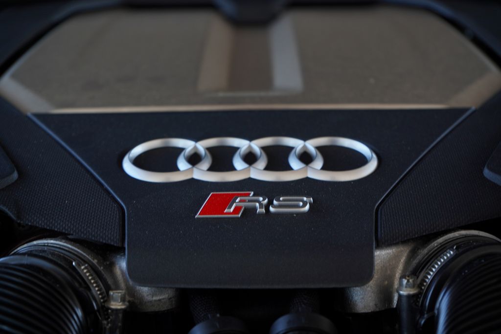 Thumbnail: 2025 Audi RS 6 - 26