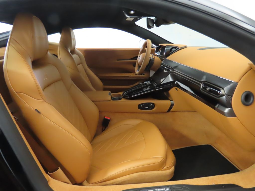 Thumbnail: 2026 Aston Martin Vantage - 21