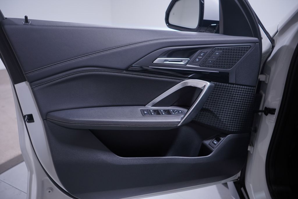 Thumbnail: 2023 BMW X1 - 15