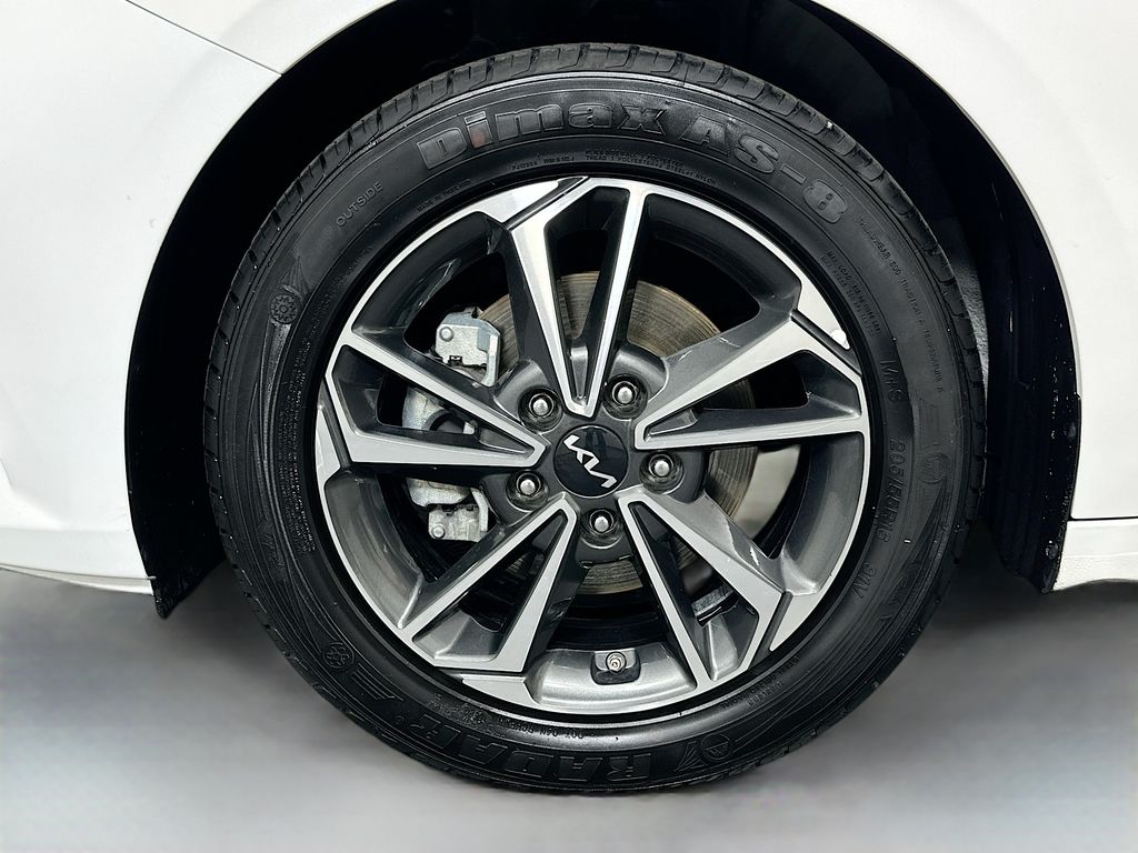 2023 Kia Forte LXS 29