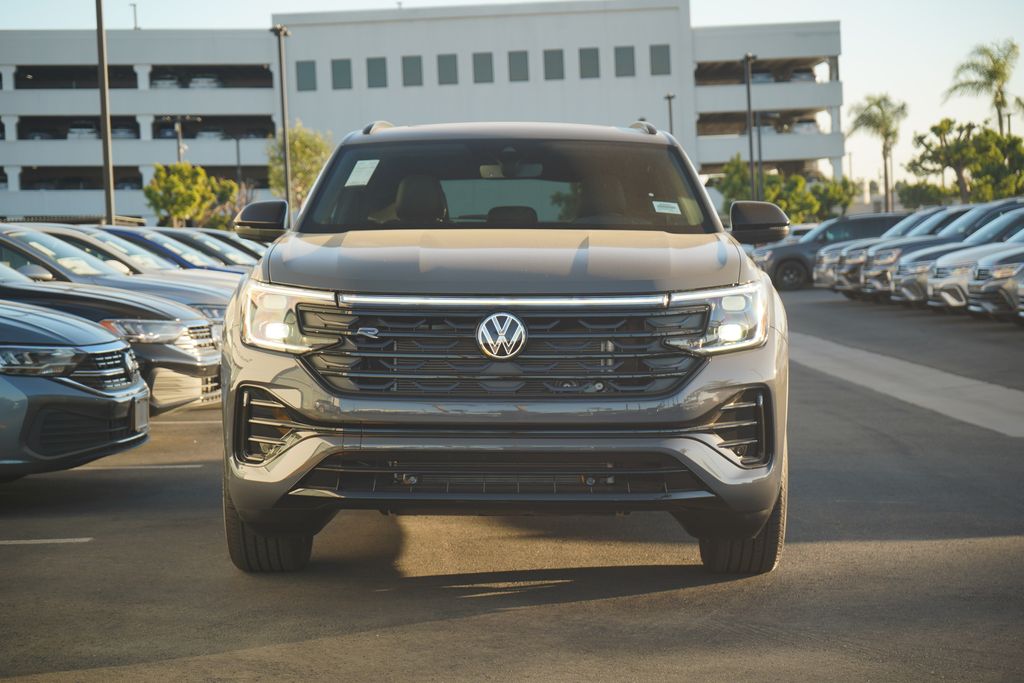 2025 Volkswagen Atlas Cross Sport 2.0T SEL R-Line 5