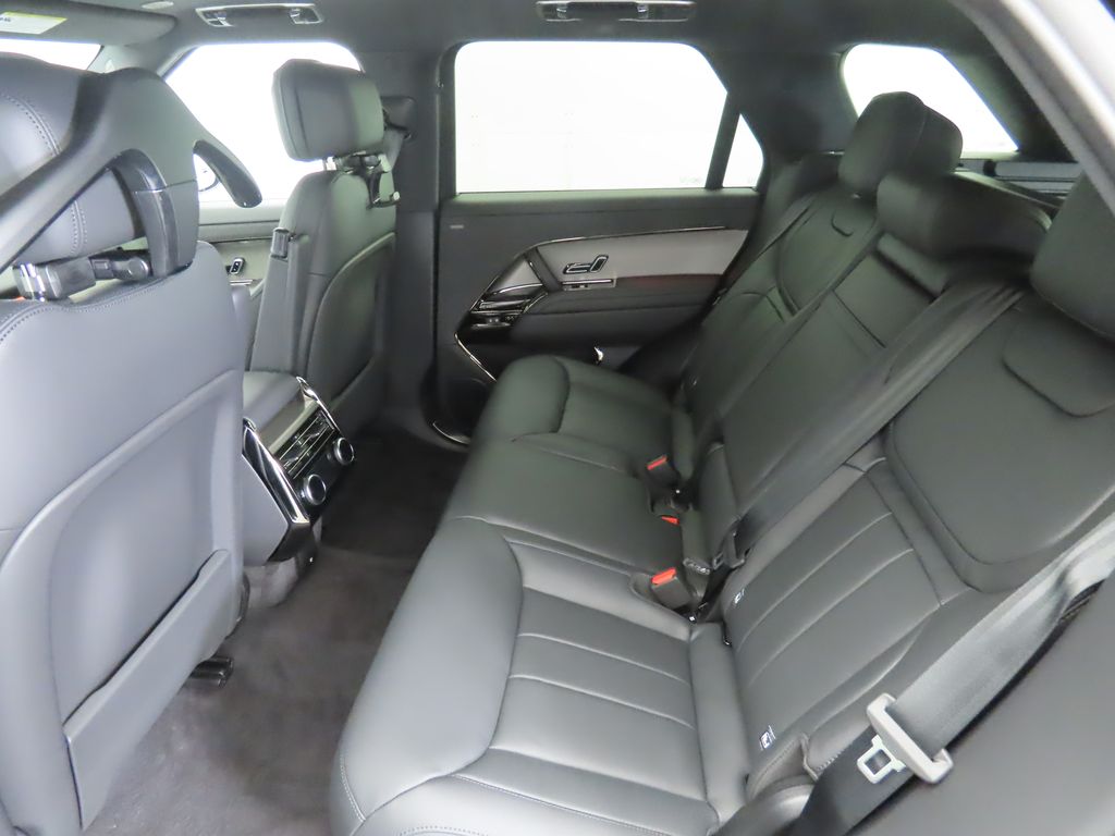 Thumbnail: 2025 Land Rover Range Rover Sport - 23