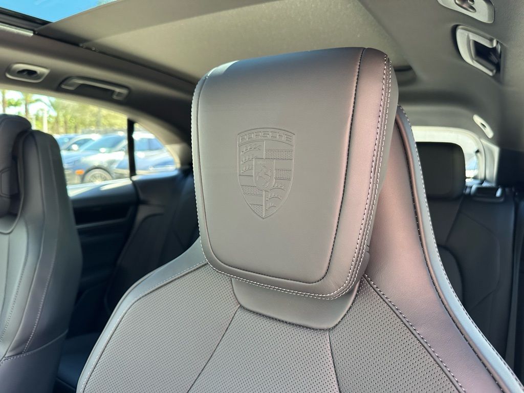 Thumbnail: 2026 Porsche Macan - 24