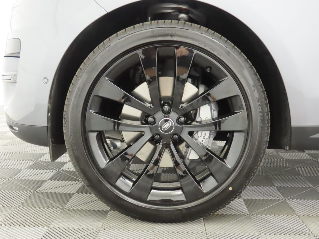 2025 Land Rover Range Rover Sport SE 32