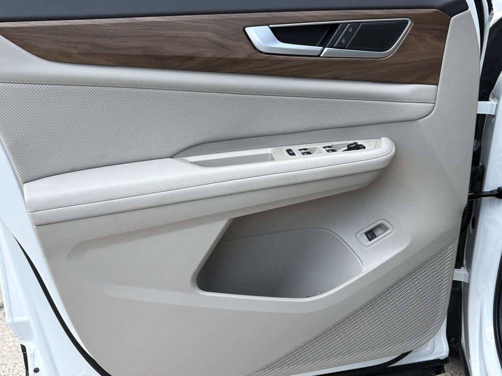 New 2026 Opal White Volkswagen 2.0T SE w/Technology image 10