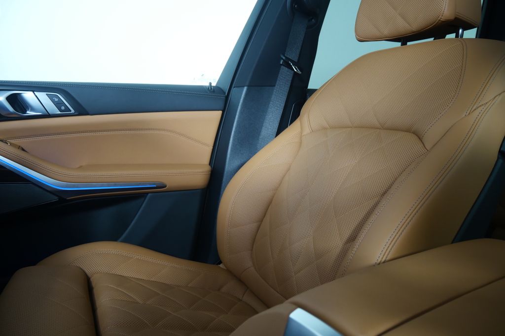 Thumbnail: 2026 BMW X5 - 27