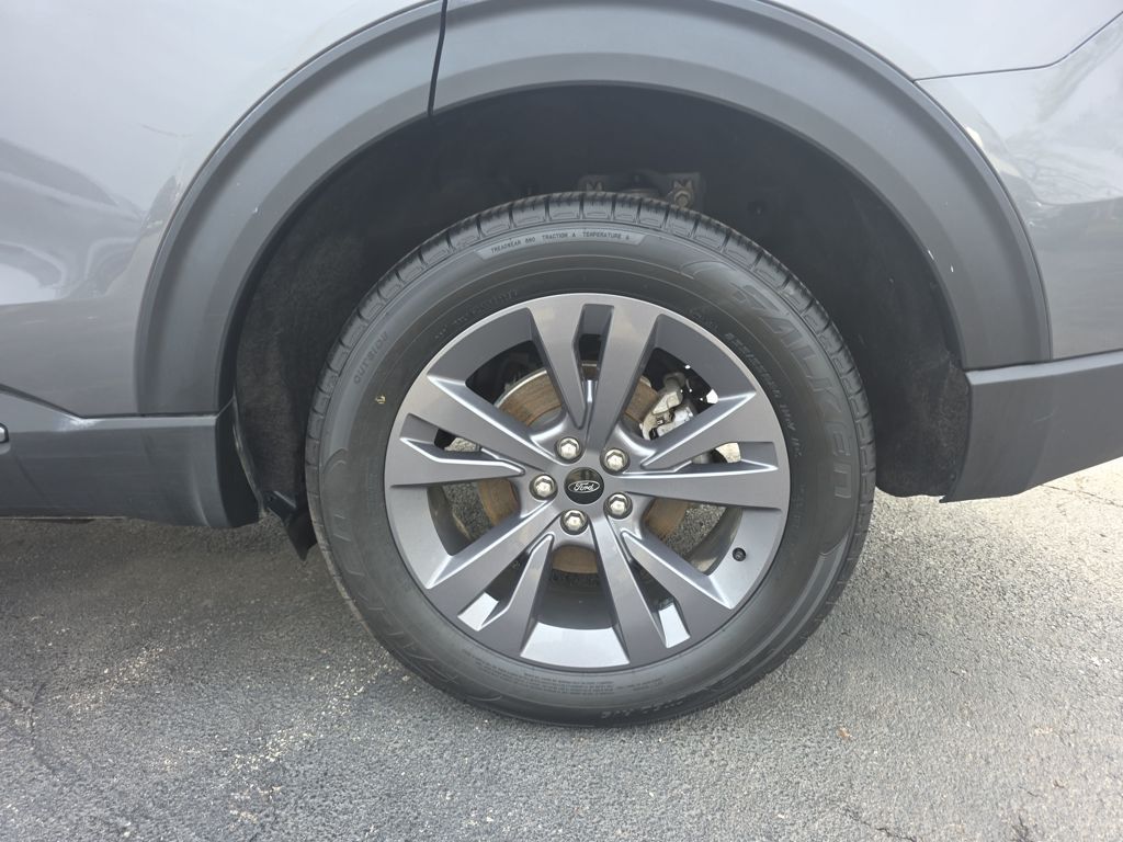 Certified Used 2023 Gray Ford XLT image 14