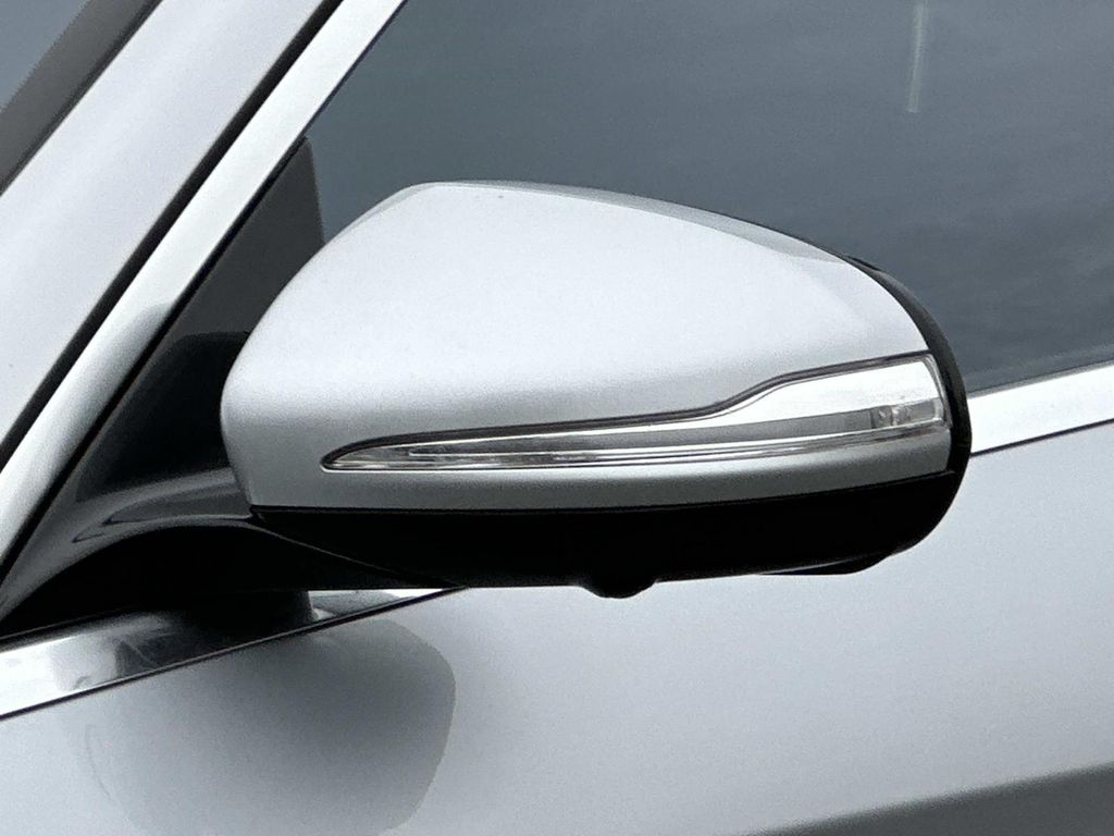 Thumbnail: 2016 Mercedes-Benz S-Class - 2