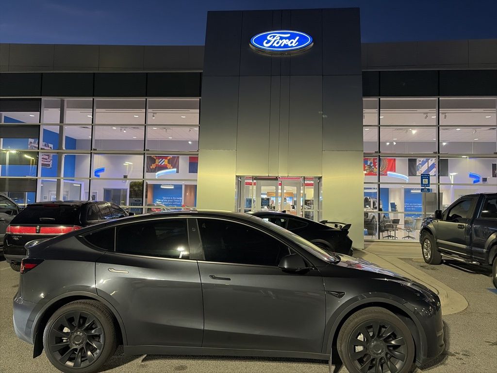 2024 Tesla Model Y RWD