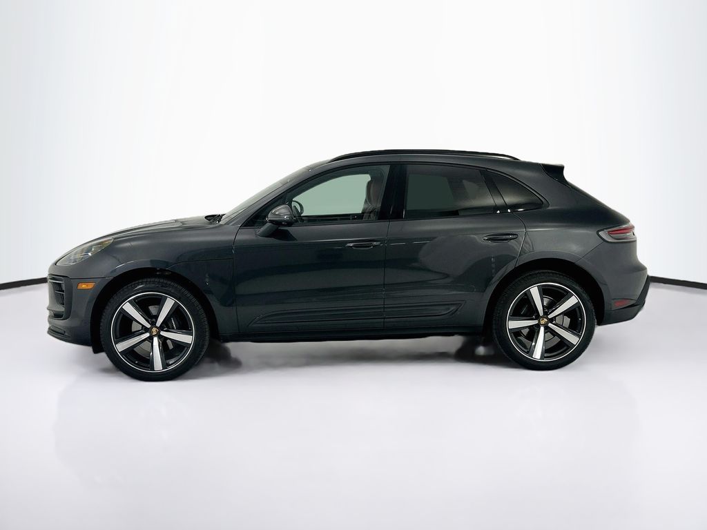 Thumbnail: 2025 Porsche Macan - 2