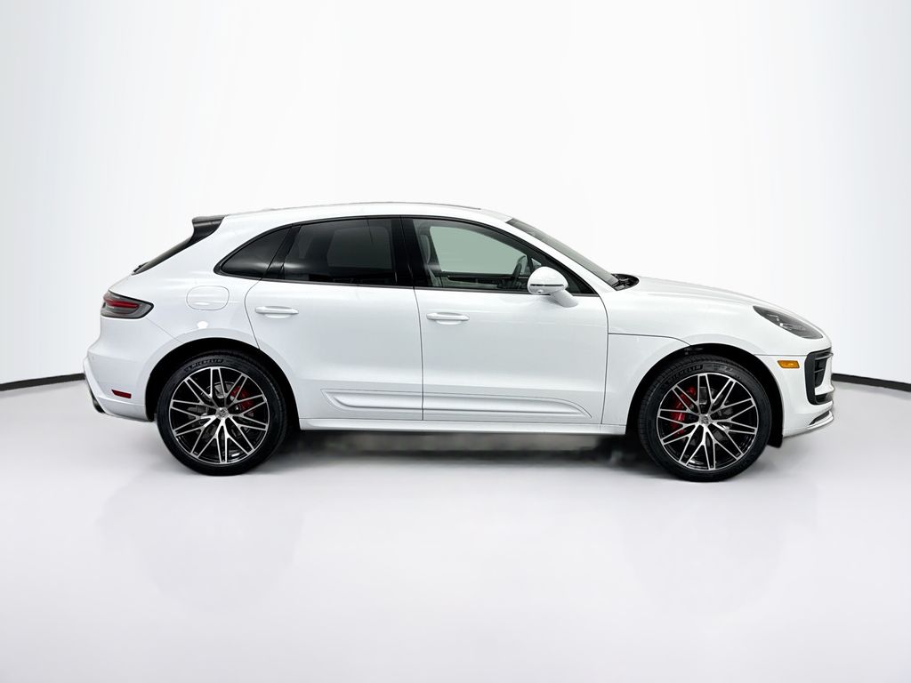 Thumbnail: 2026 Porsche Macan - 8