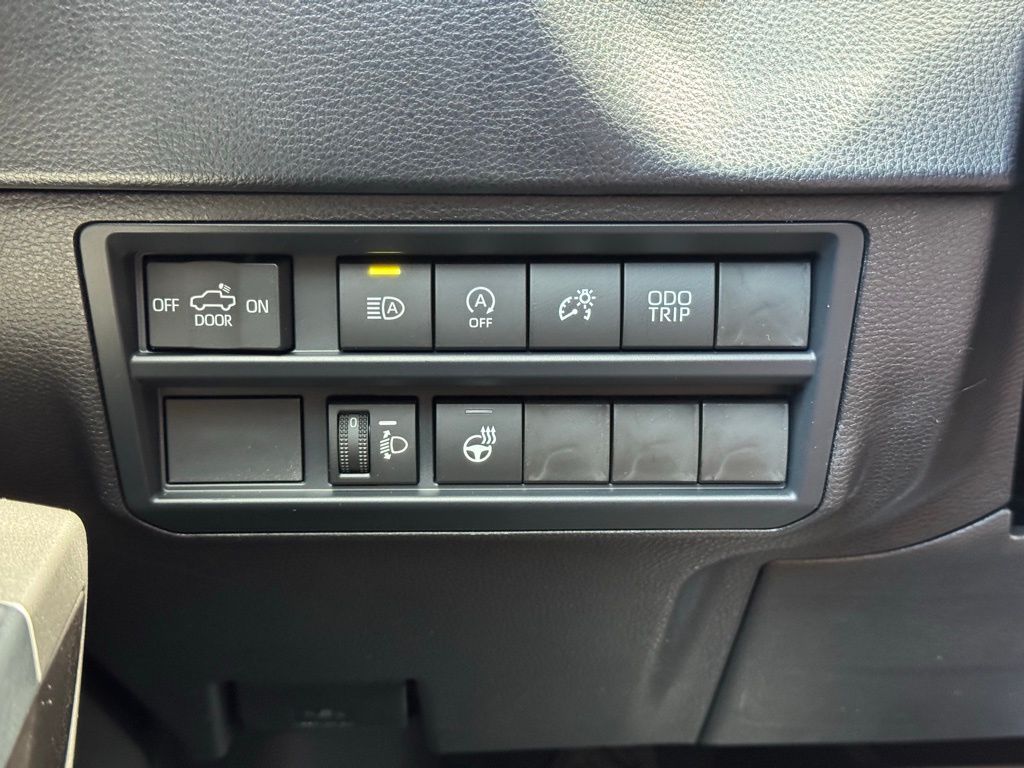 2026 Toyota Tundra SR5 CrewMax photo 18