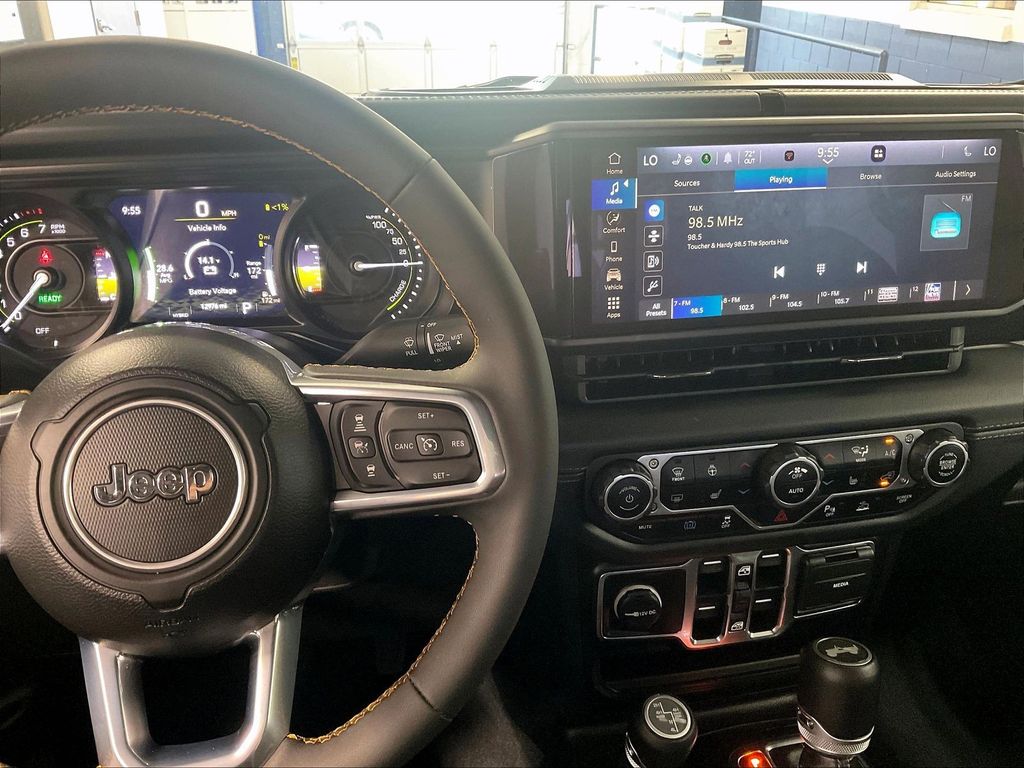 2024 Jeep Wrangler — photo 19