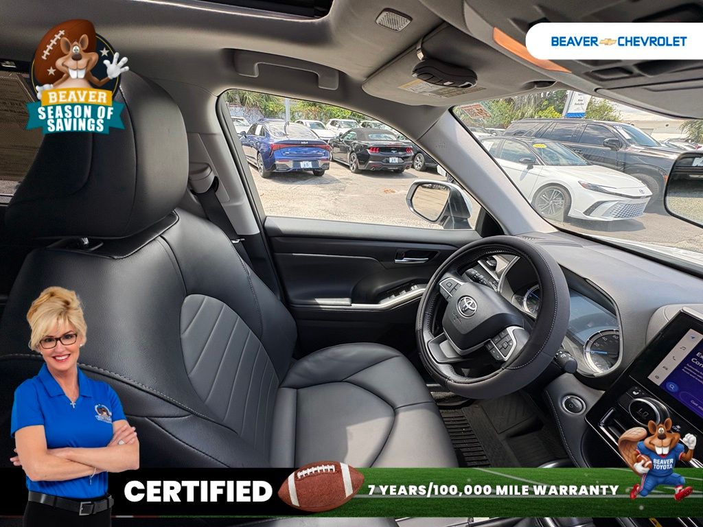 Used 2025 Toyota Highlander Hybrid SUV