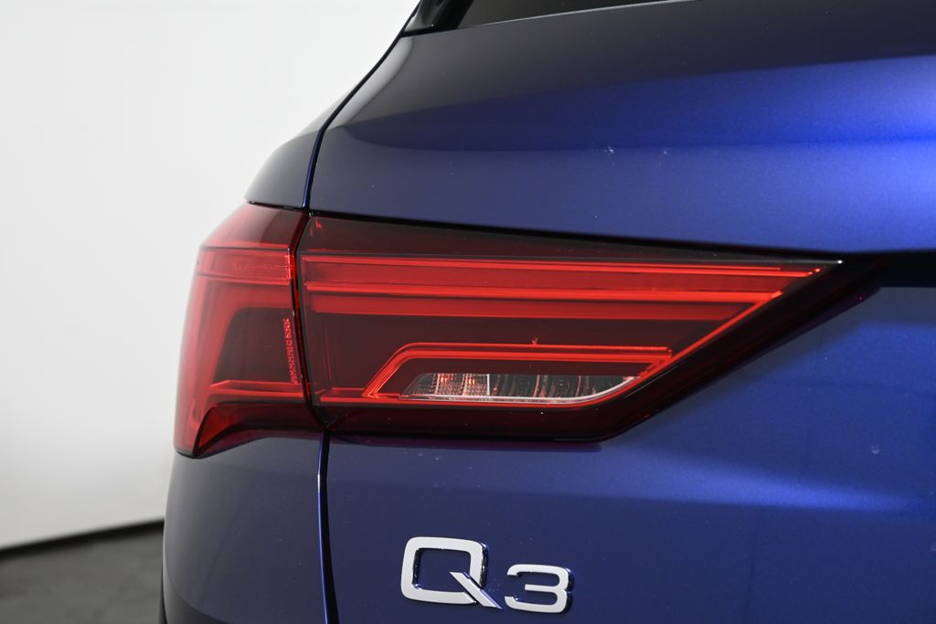Thumbnail: 2025 Audi Q3 - 12