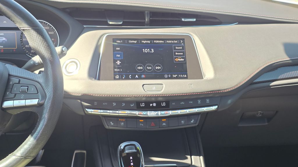 Thumbnail: 2021 Cadillac XT4 - 14