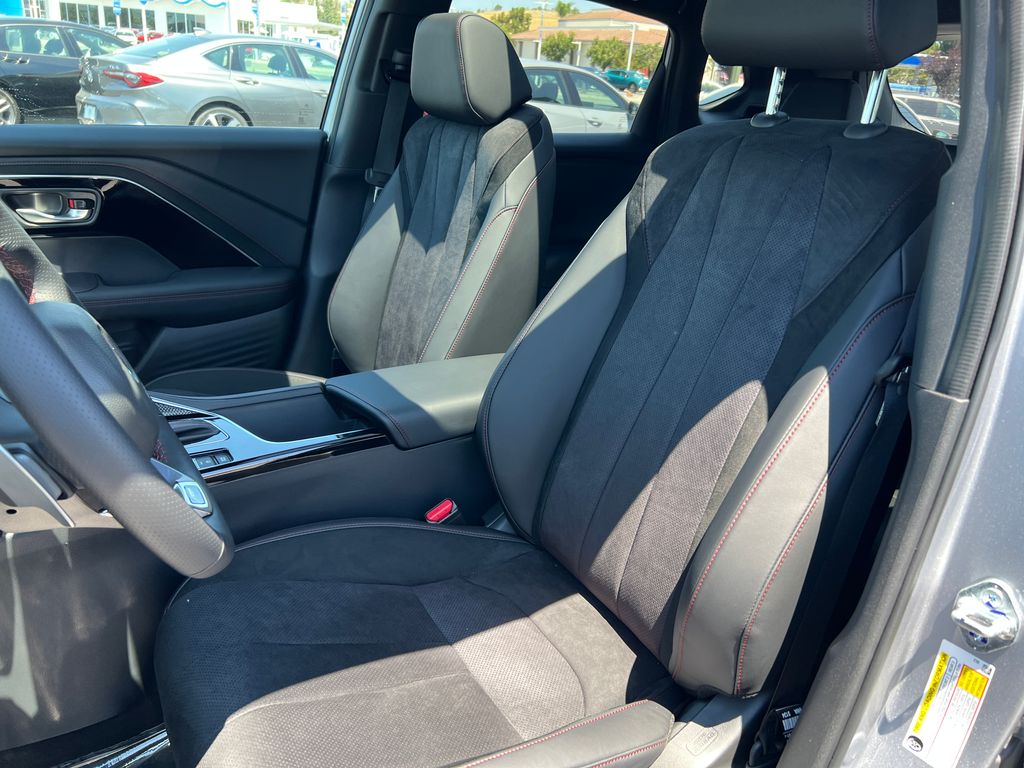 Thumbnail: 2025 Acura ADX - 15