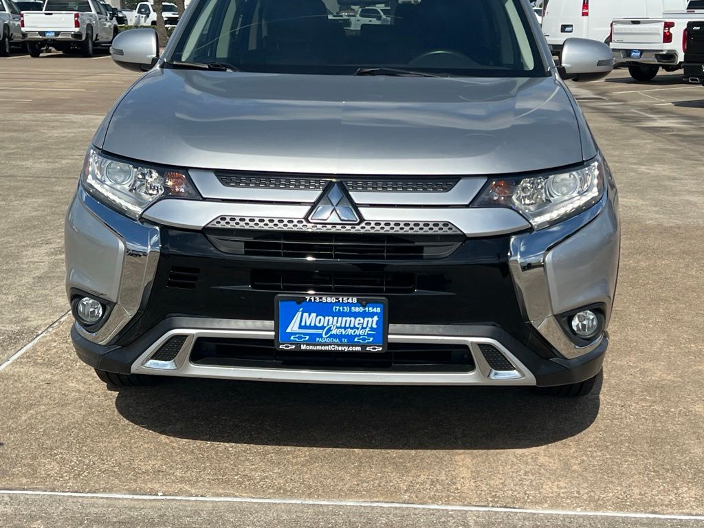 2019 Mitsubishi Outlander SE - 2