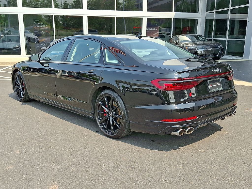 2022 Audi S8 4.0T 6