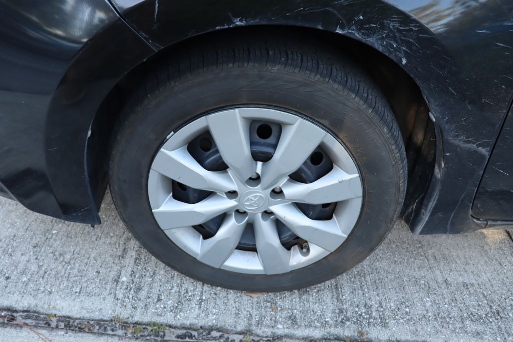 Thumbnail: 2015 Toyota Corolla - 4