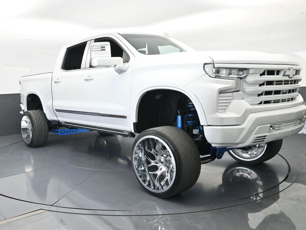 Used 2022 Iridescent Pearl Tricoat Chevrolet High Country image 8