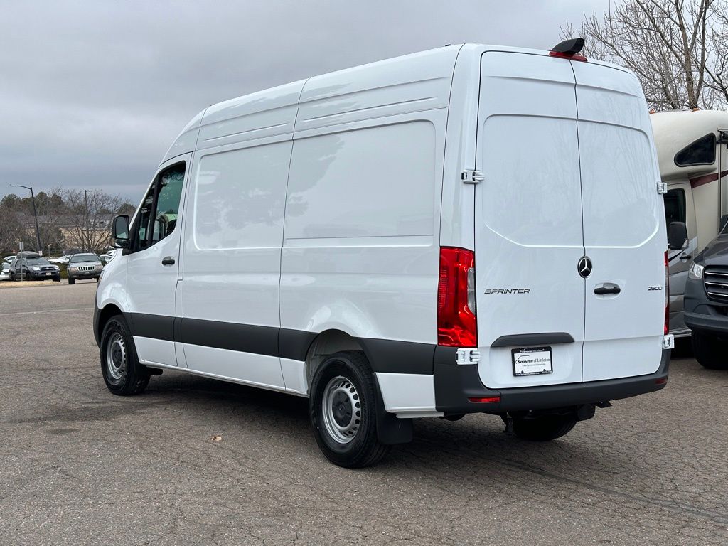 2024 Mercedes-Benz Sprinter 2500 Cargo 144 WB 3