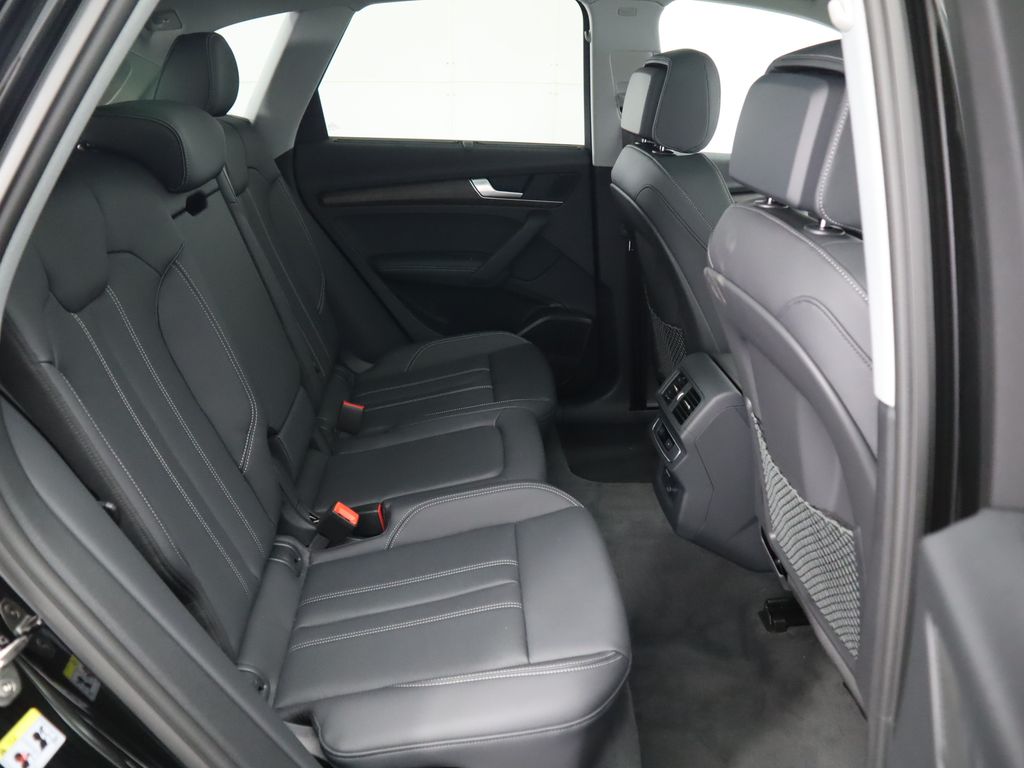 2025 Audi Q5  24