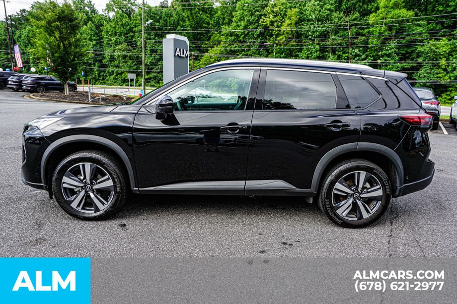 Used 2026 Black Nissan SL image 7