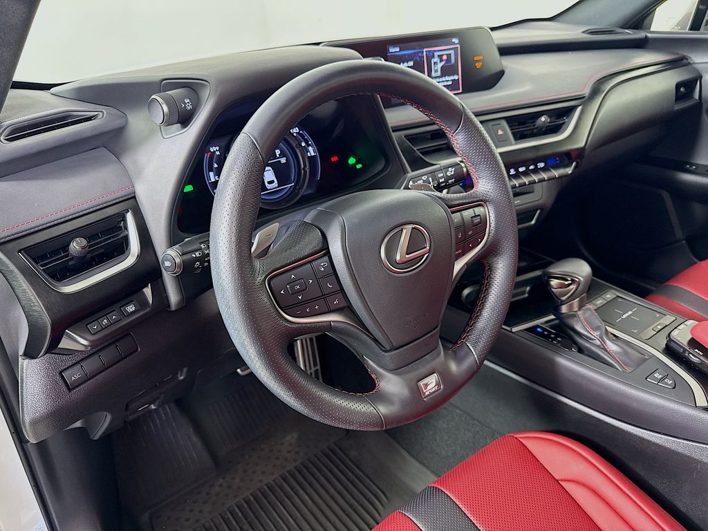 Thumbnail: 2022 Lexus UX - 9