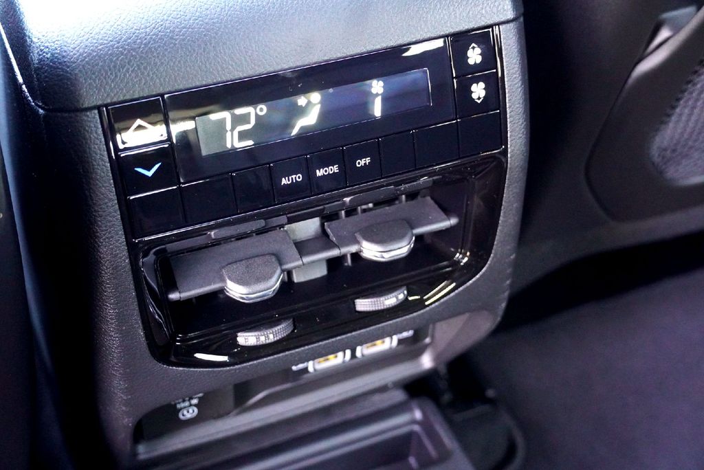 New Car 2025 Jeep Grand Cherokee L  Altitude X For Sale Under $40,000 In Taylor, Texas