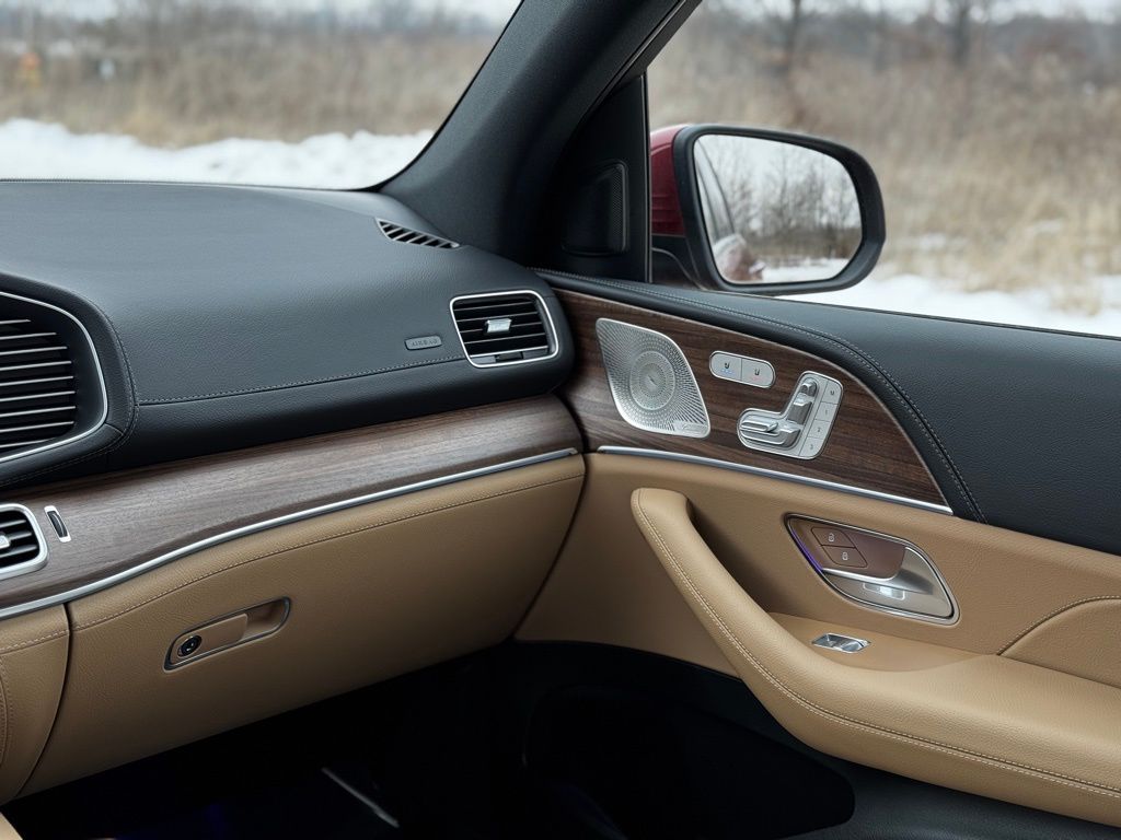 2025 Mercedes-Benz GLE GLE 450e photo