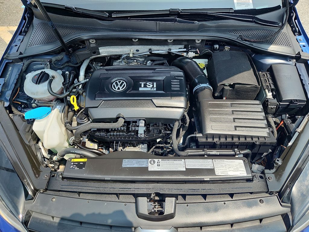 Thumbnail: 2016 Volkswagen Golf - 27