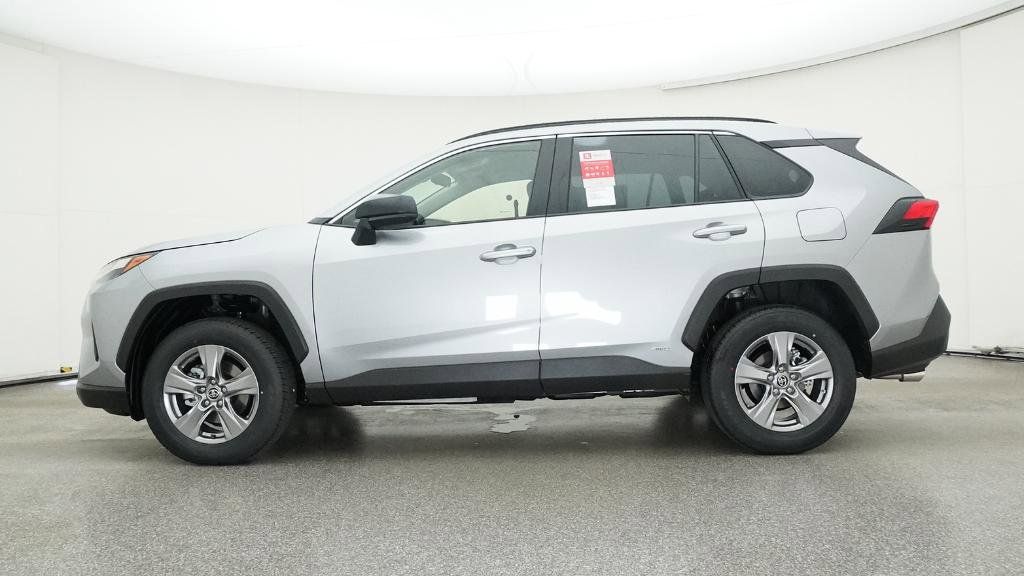 2025 Toyota RAV4 LE 24