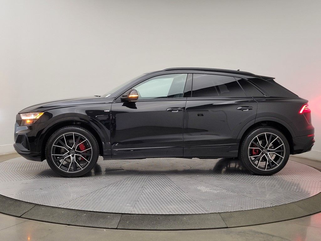 Thumbnail: 2023 Audi Q8 - 3