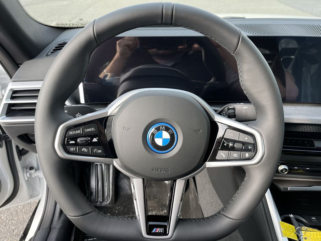 2025 BMW i4 xDrive40 14