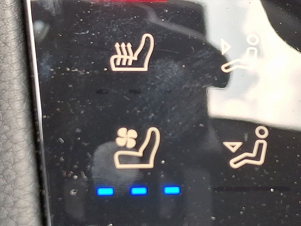 Thumbnail: 2025 Porsche Macan - 23