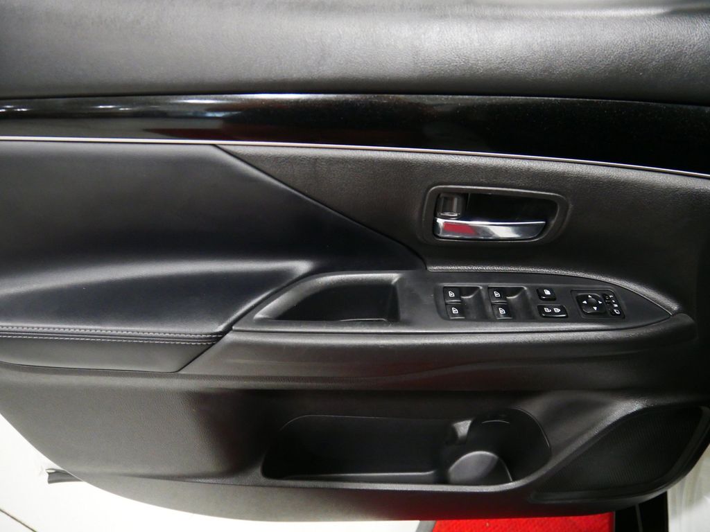 Used 2020 Mitsubishi Outlander SUV