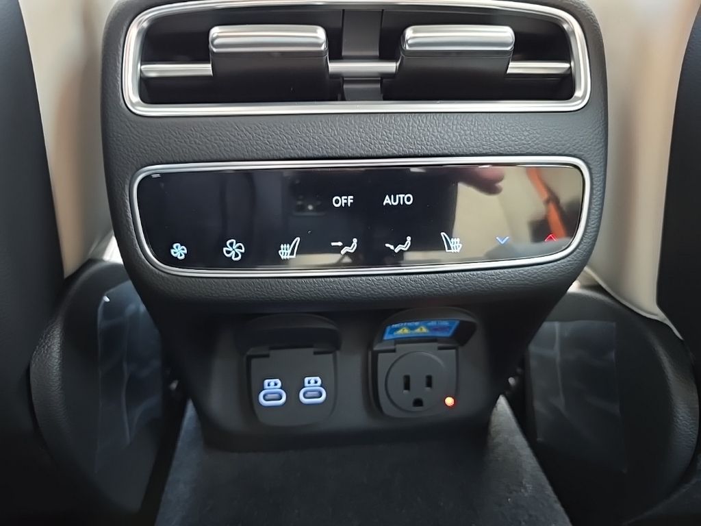 Thumbnail: 2026 Genesis GV70 - 30