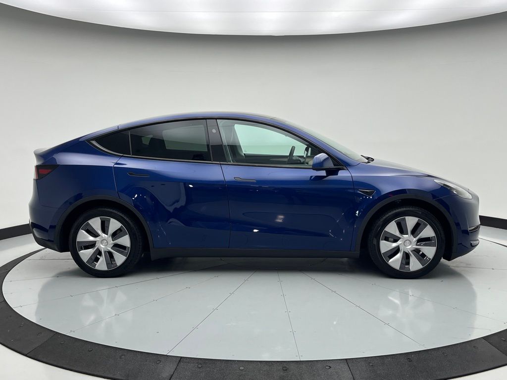 Thumbnail: 2024 Tesla Model Y - 4