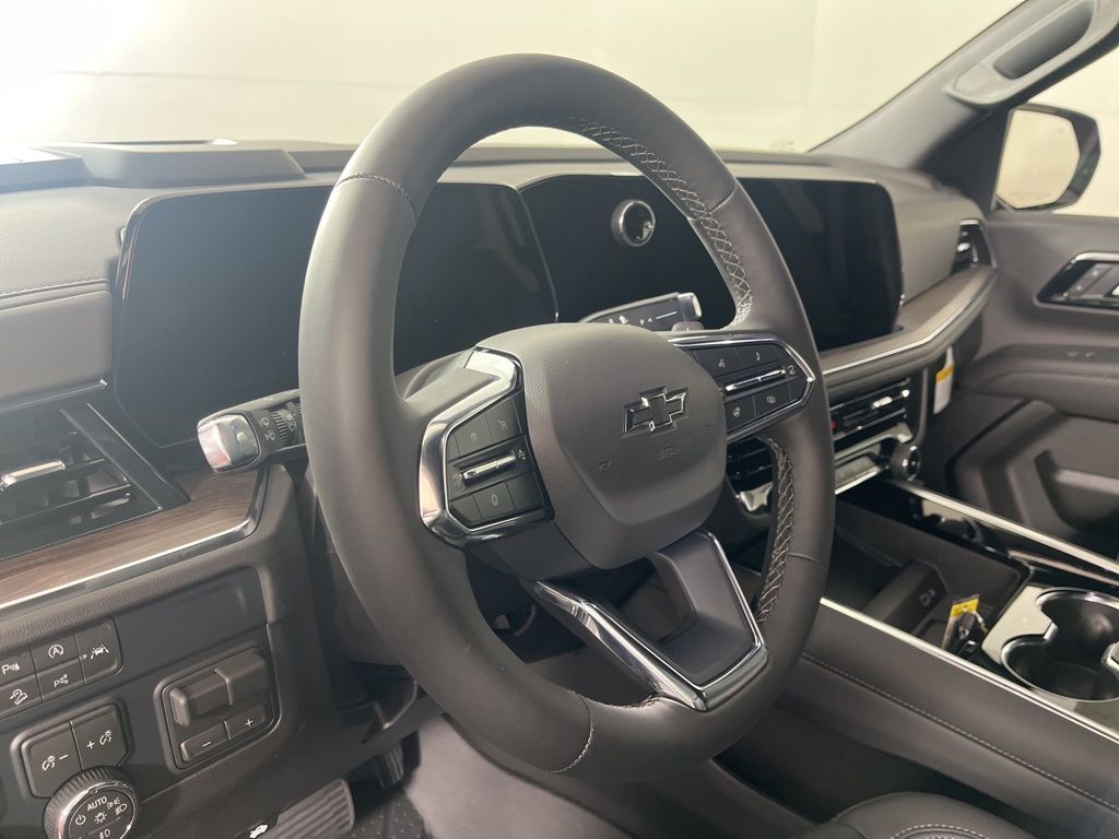 Thumbnail: 2026 Chevrolet Suburban - 27