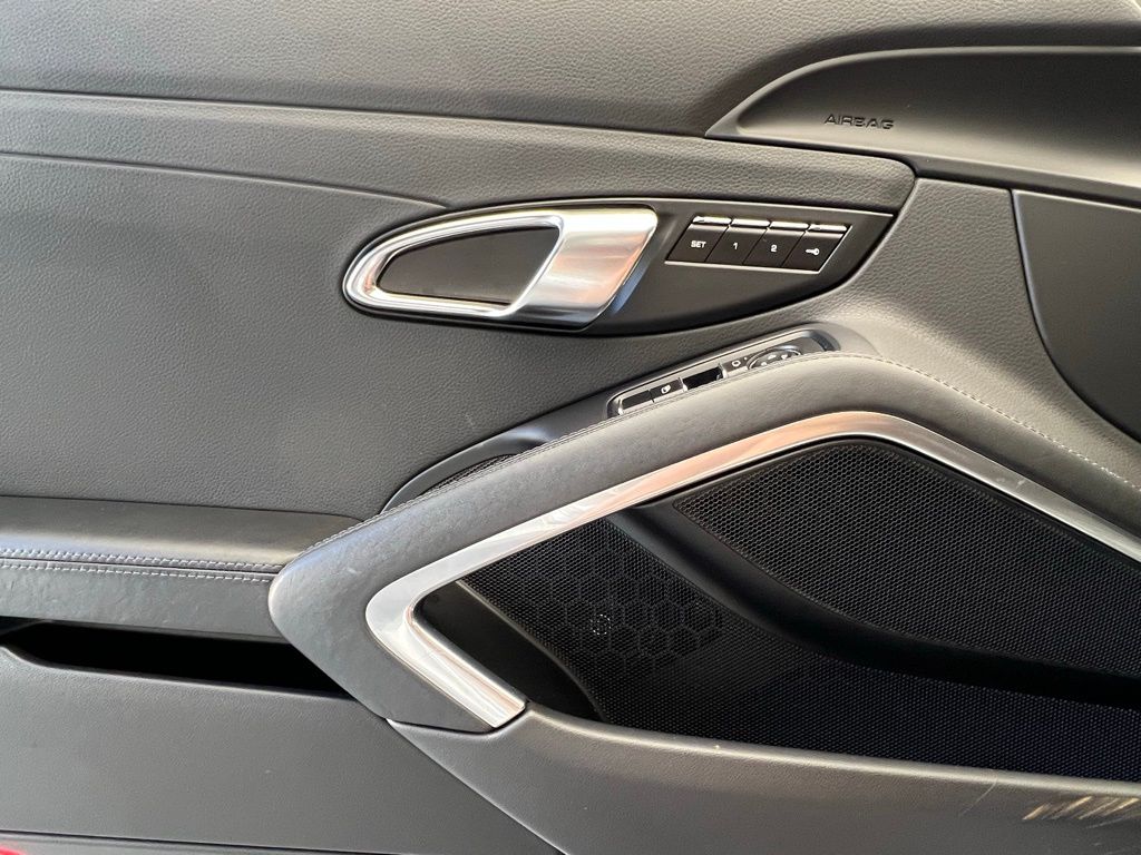 Thumbnail: 2017 Porsche 911 - 19