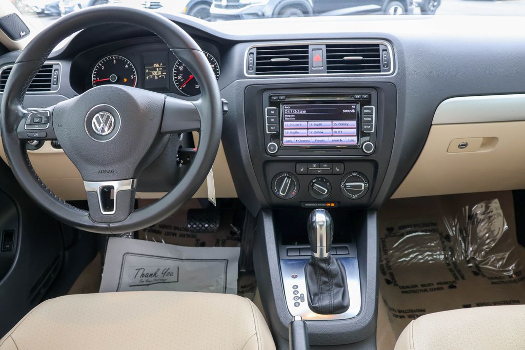 2012 Volkswagen Jetta TDI 28