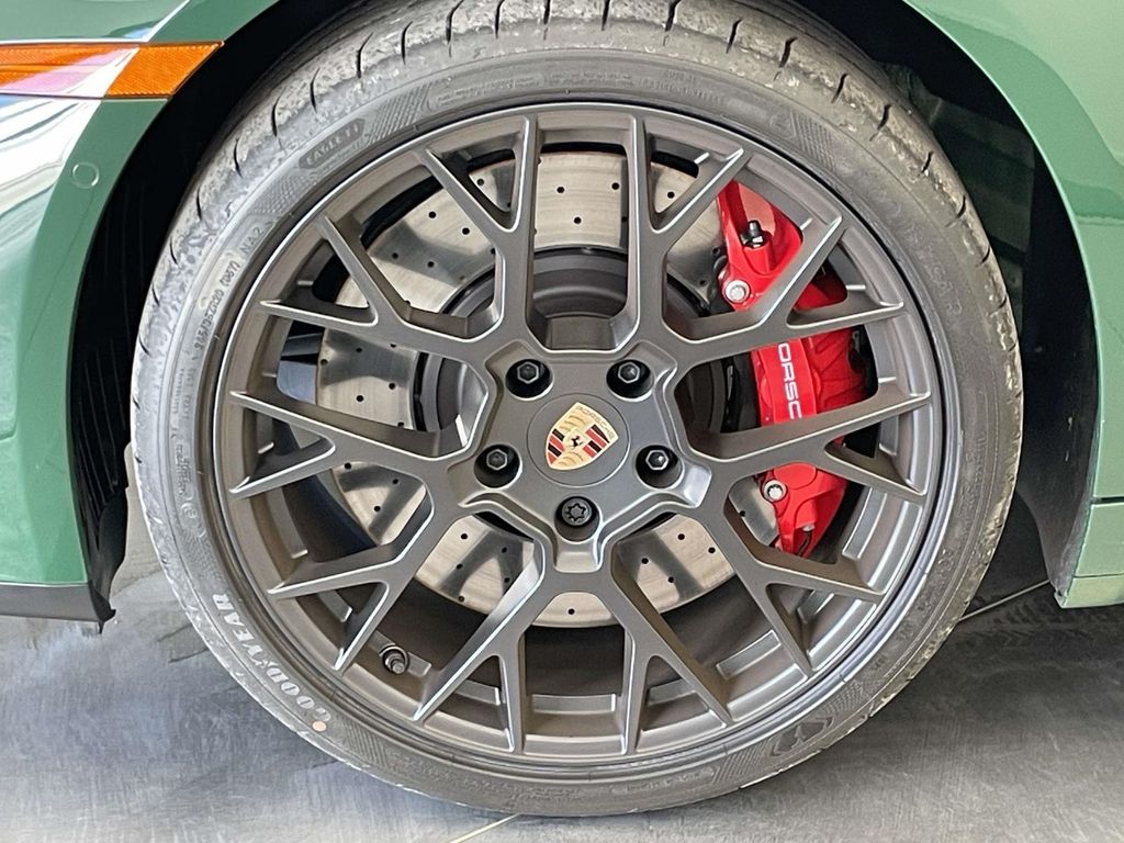 2026 Porsche 911 Targa 4 GTS - 10