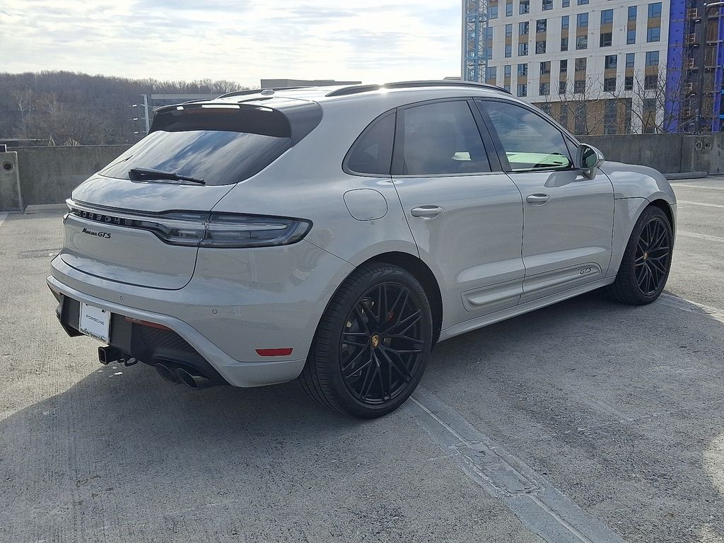 Thumbnail: 2025 Porsche Macan - 8