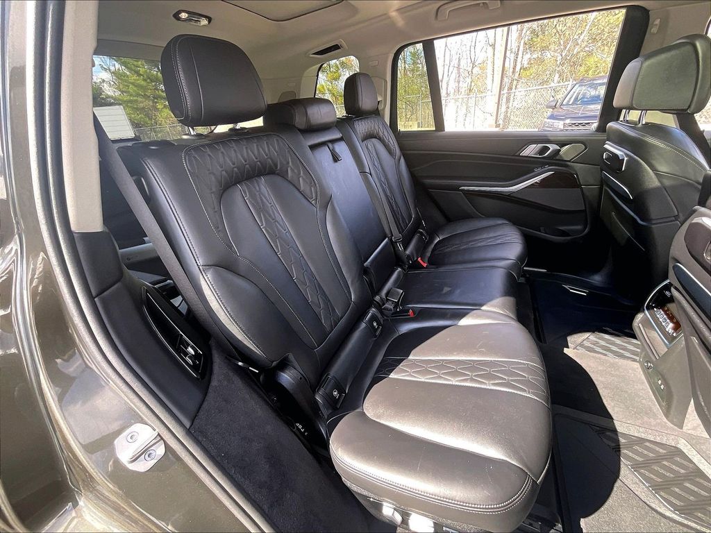 2024 BMW X7 — photo 16