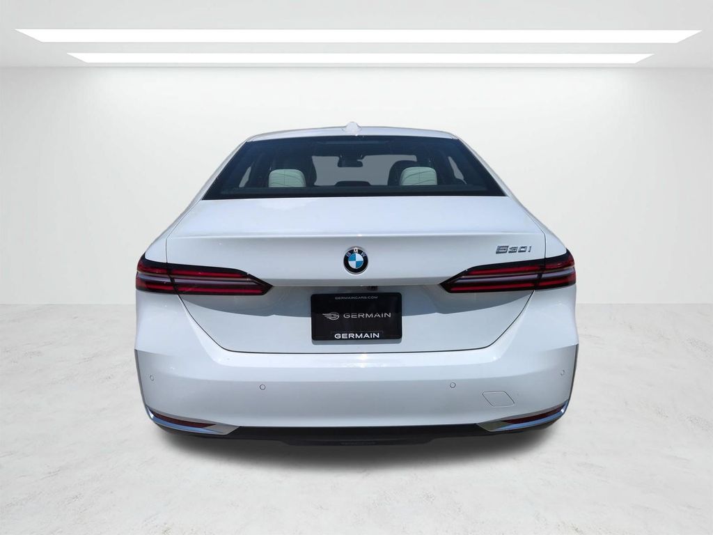 New 2027 White BMW 530i image 5