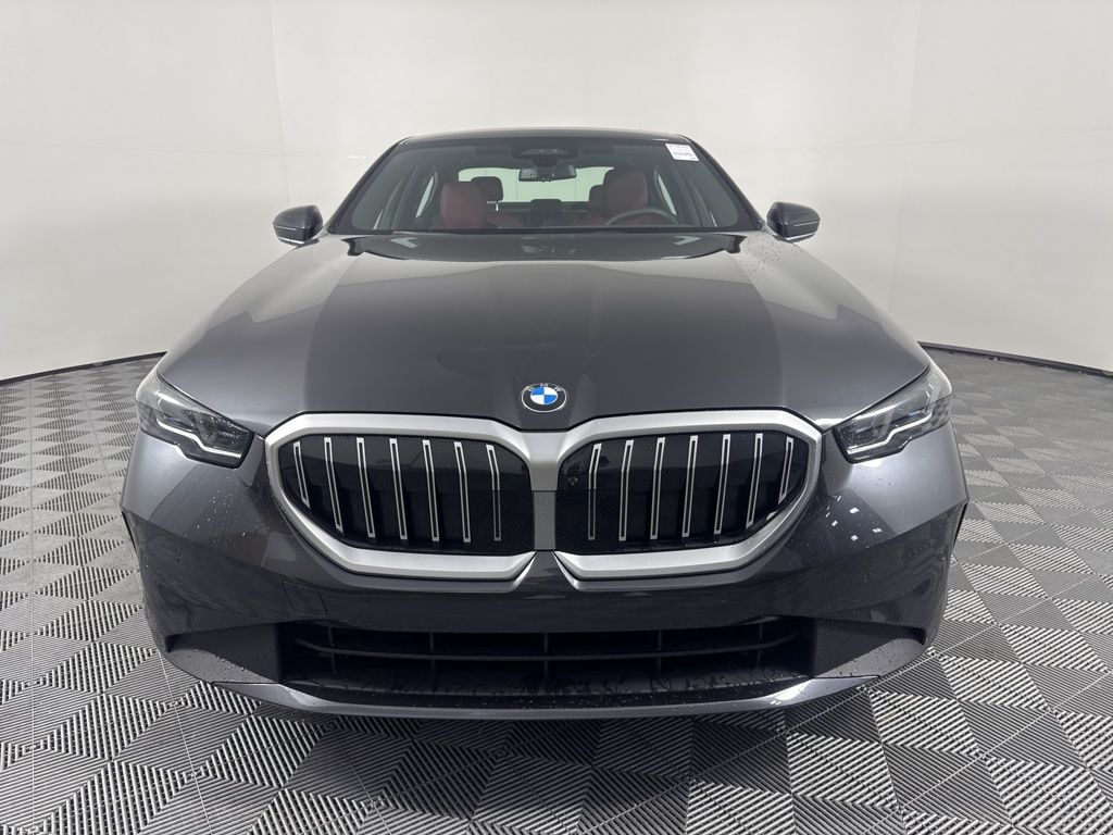 Thumbnail: 2025 BMW 5 Series - 2