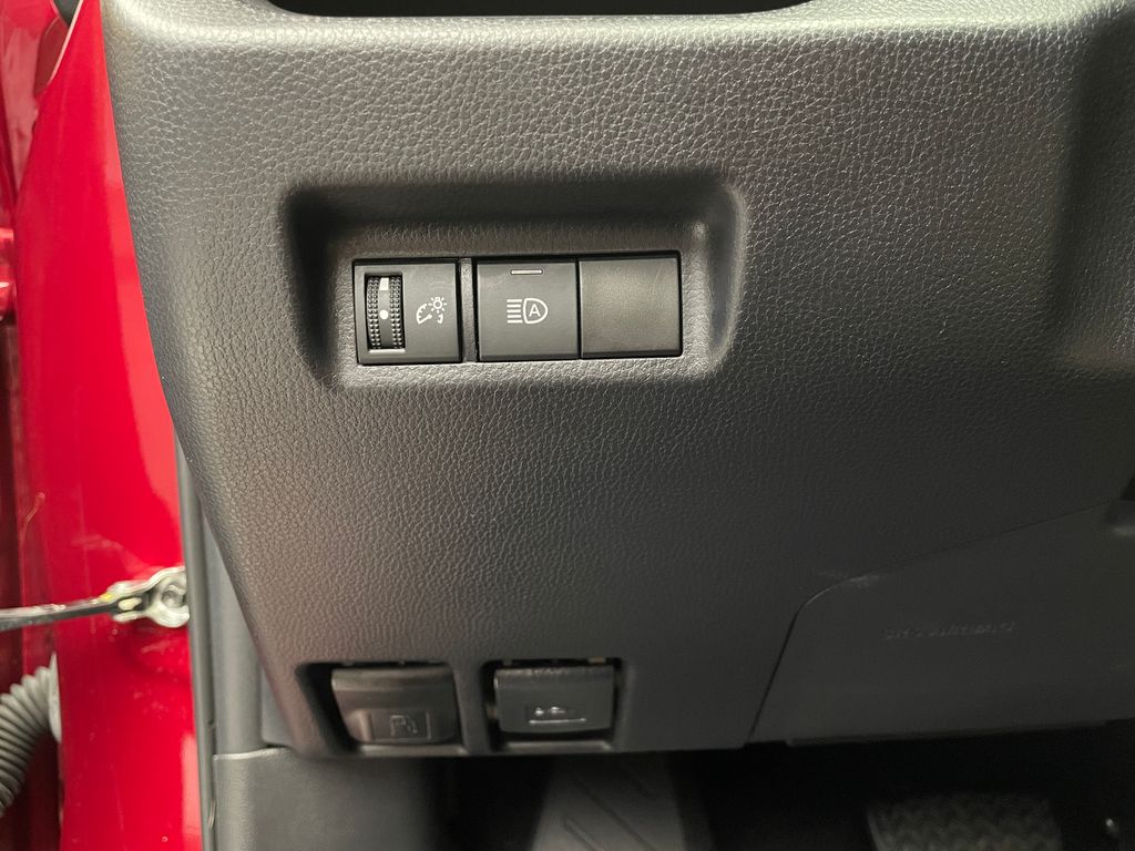 2022 Toyota RAV4 LE 19