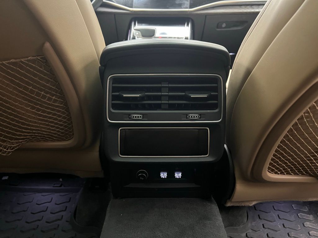 Thumbnail: 2019 Audi Q8 - 9